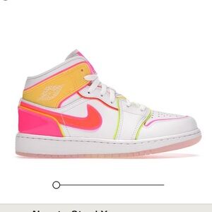 Jordon 1 Mid SE GS “Edge Glow” Youth Size 7 Women’s 8.5